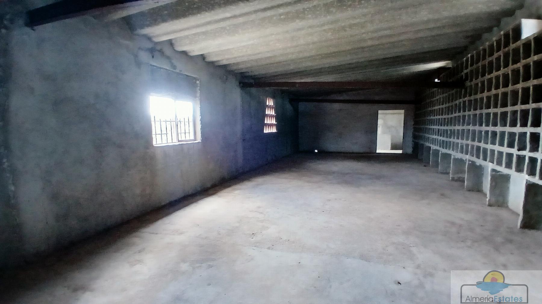 Alquiler de nave en Albox
