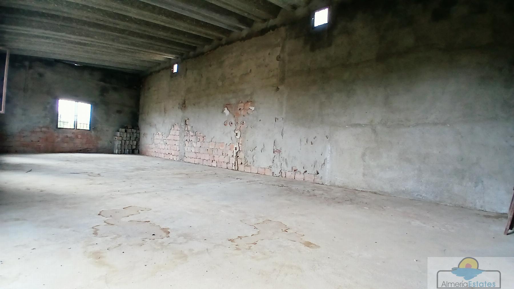 Alquiler de nave en Albox