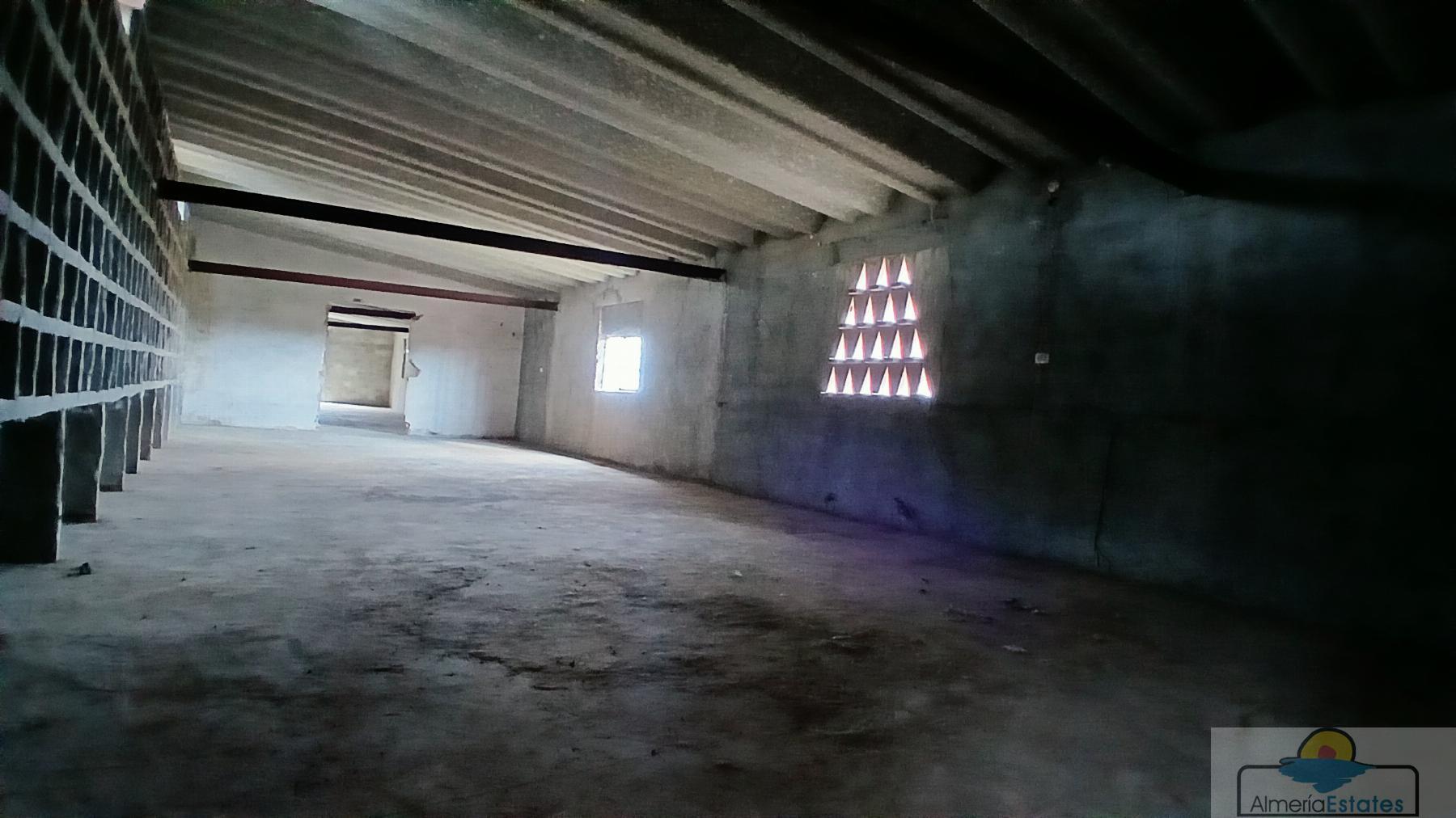 Alquiler de nave en Albox