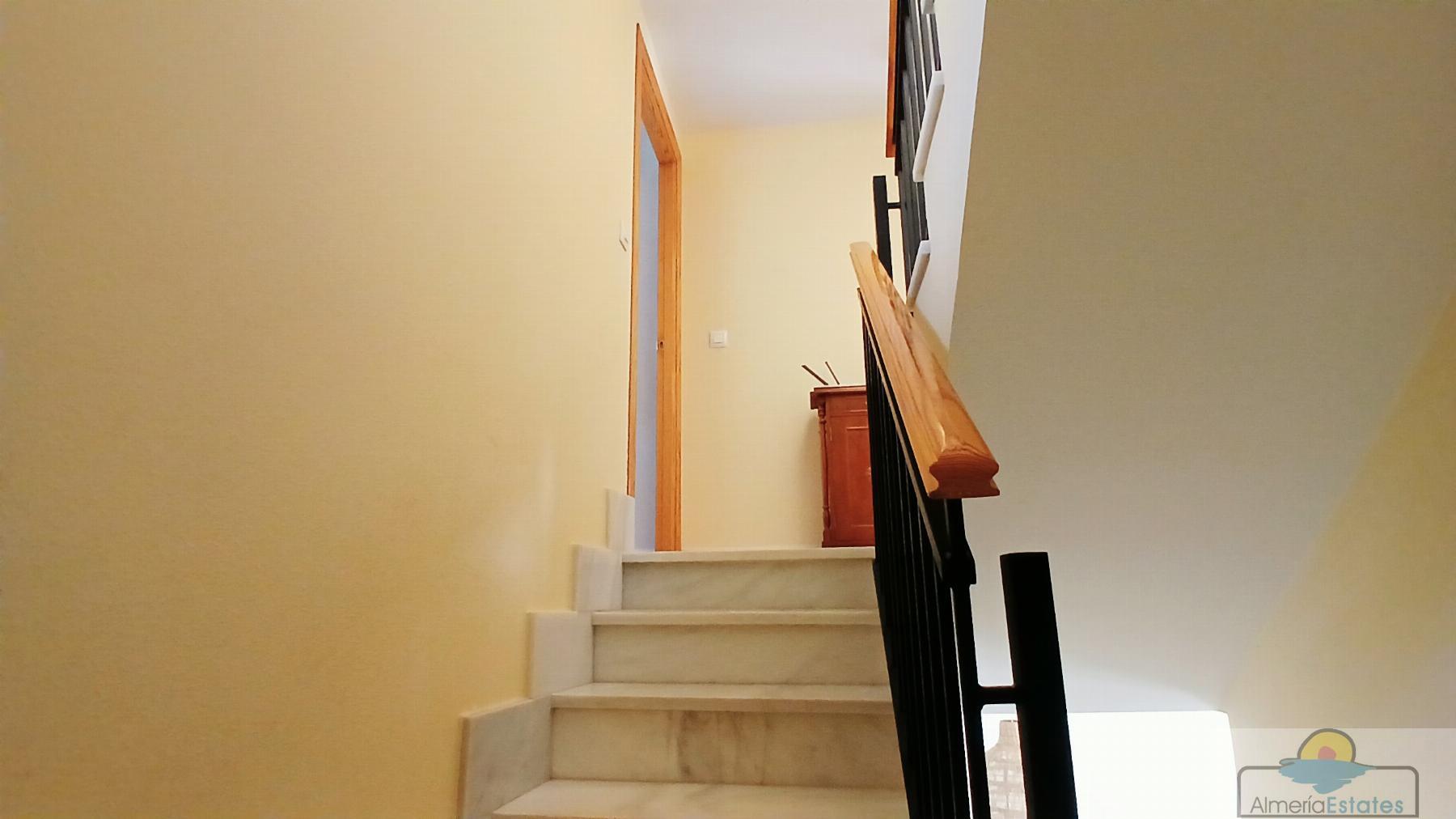 Venta de casa en Zurgena