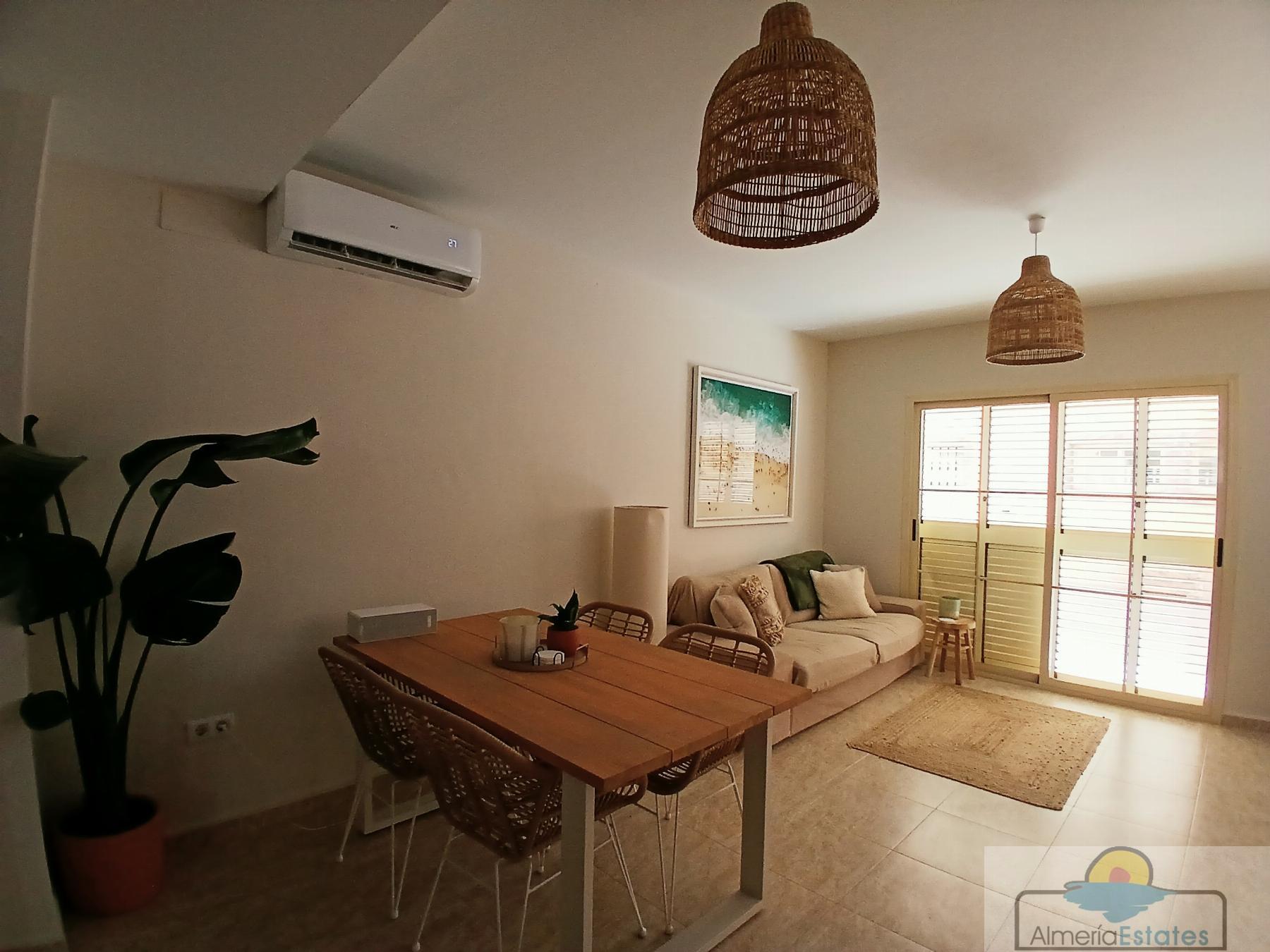 Venta de casa en Zurgena