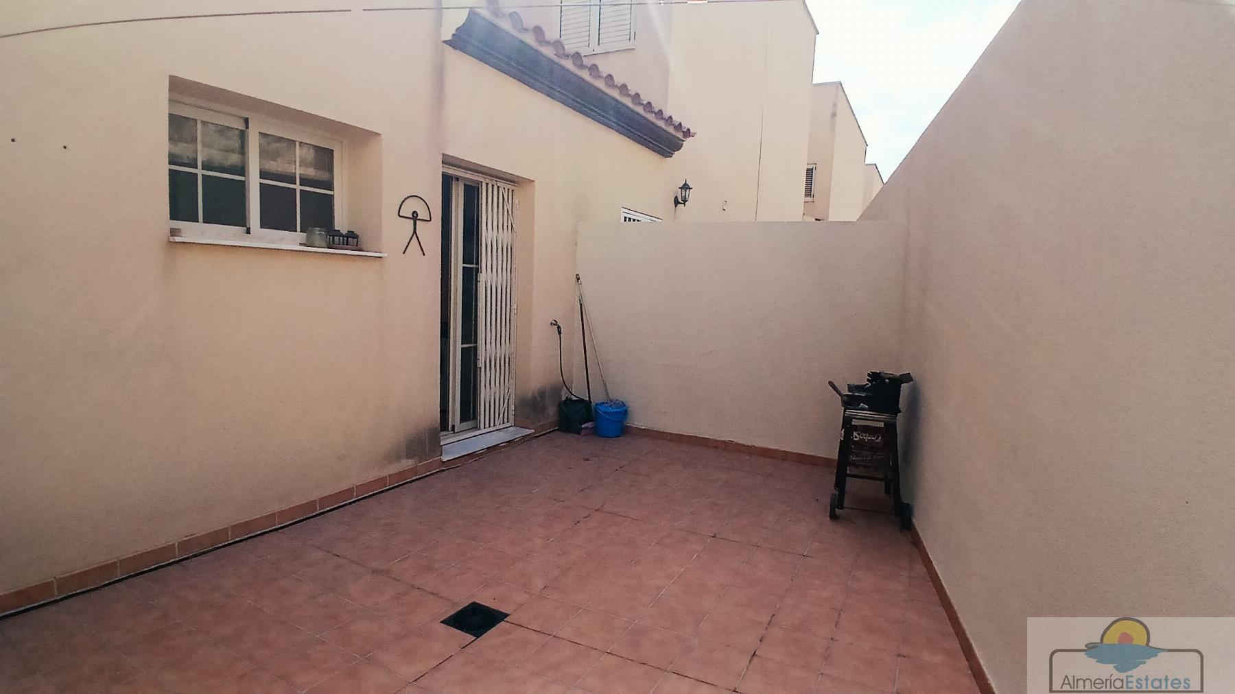 Venta de casa en Zurgena