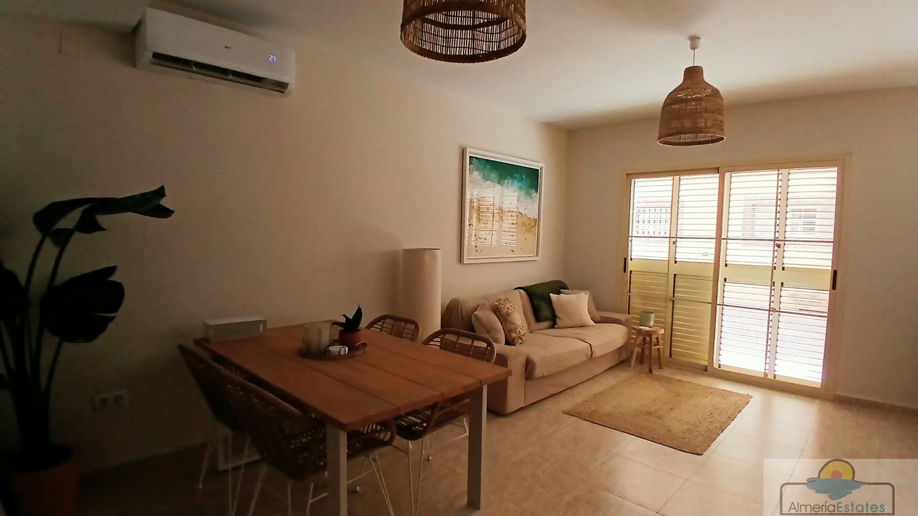 Venta de casa en Zurgena
