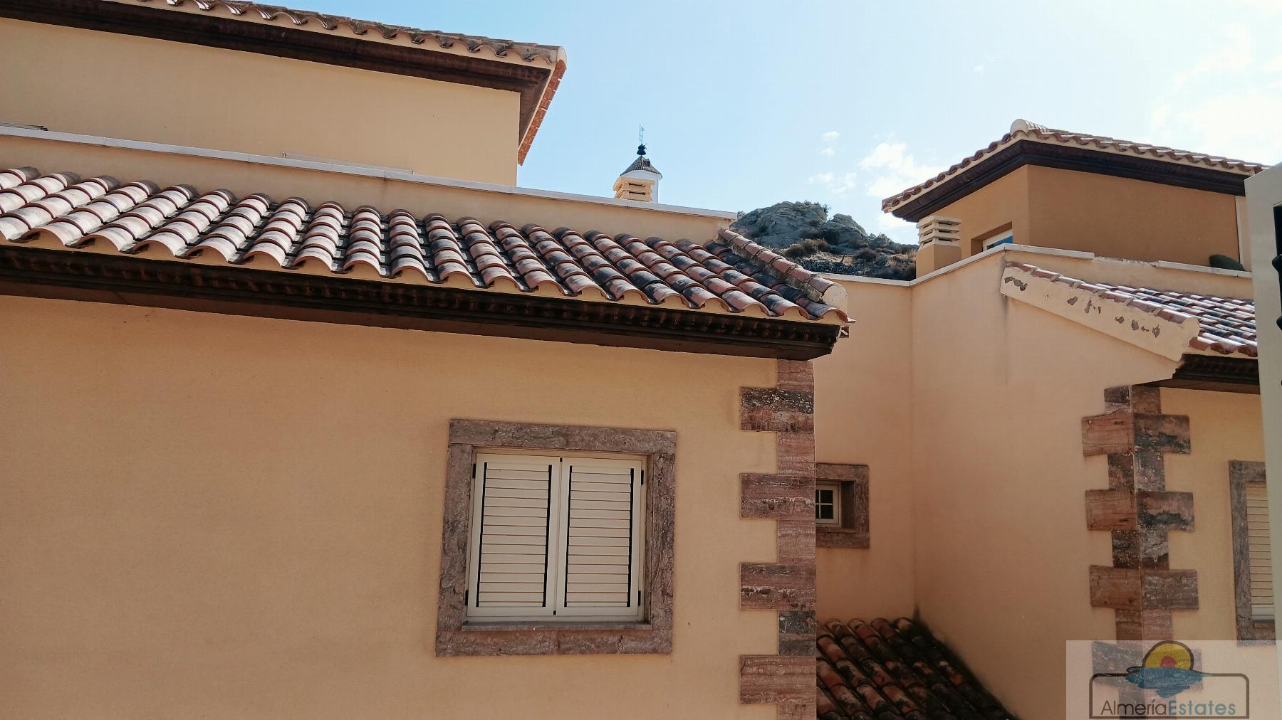 Venta de casa en Zurgena
