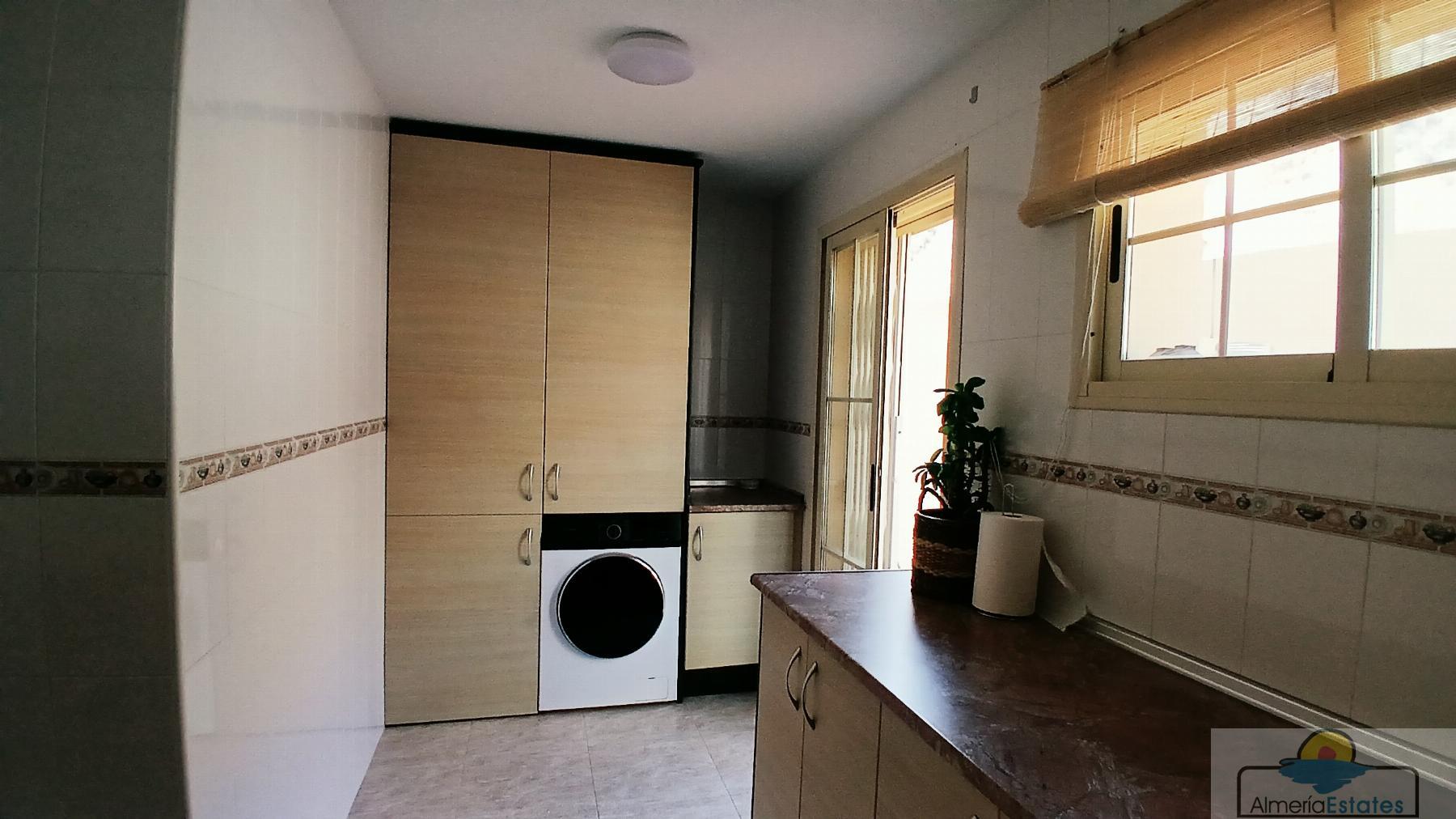 Venta de casa en Zurgena