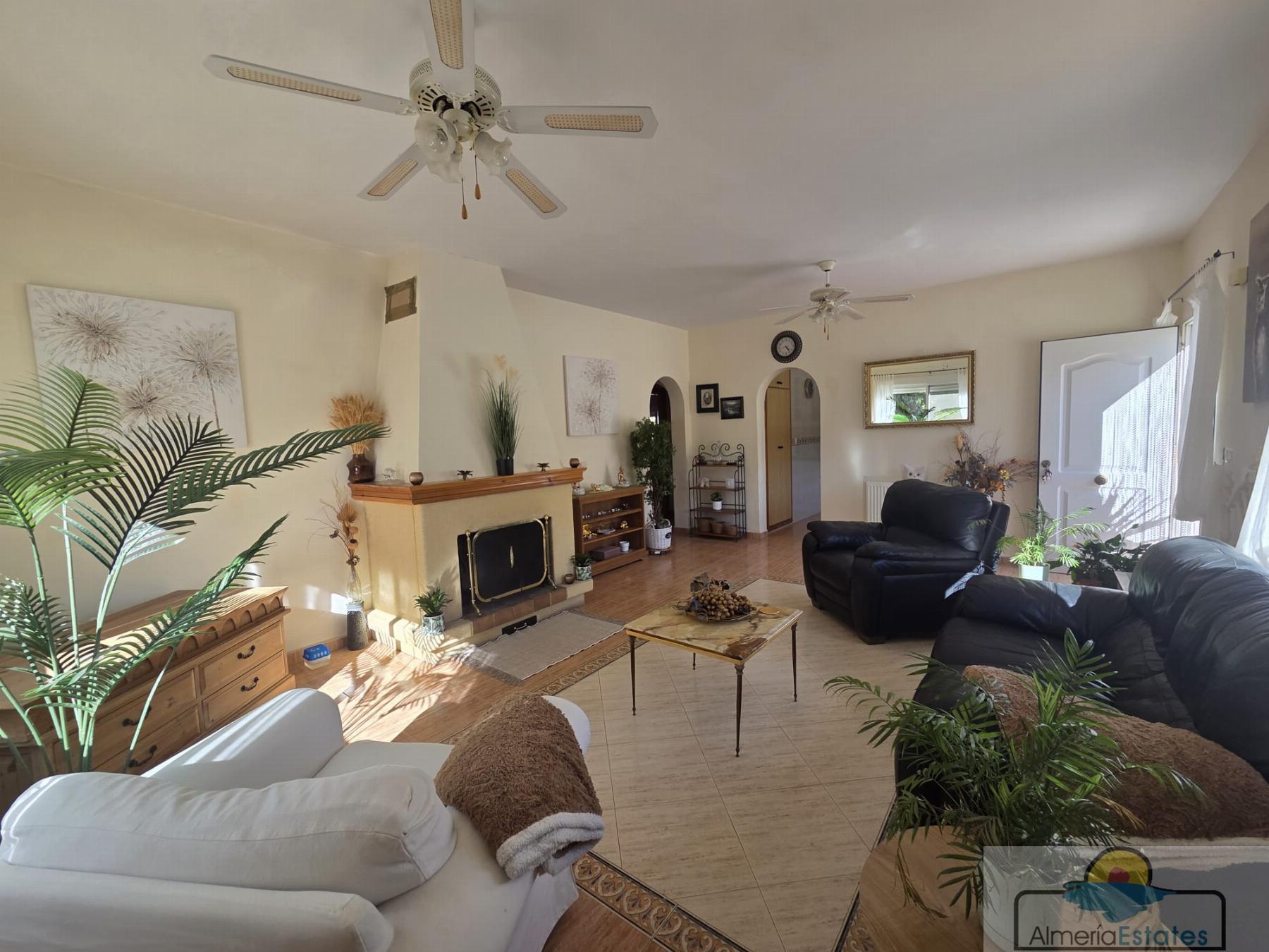Venta de casa en Oria