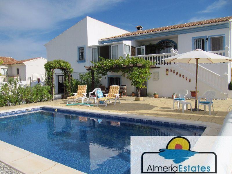 Venta de villa en Chirivel