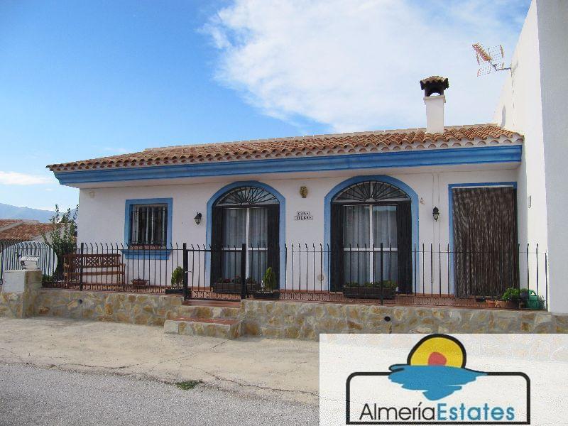 Venta de villa en Chirivel