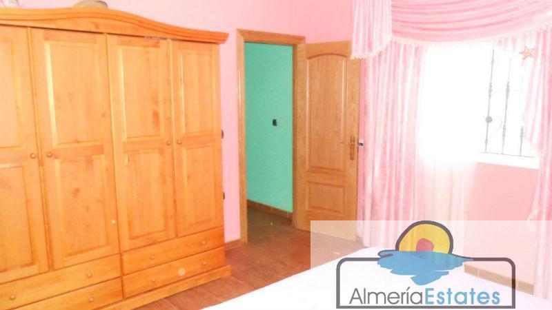 For sale of villa in Taberno