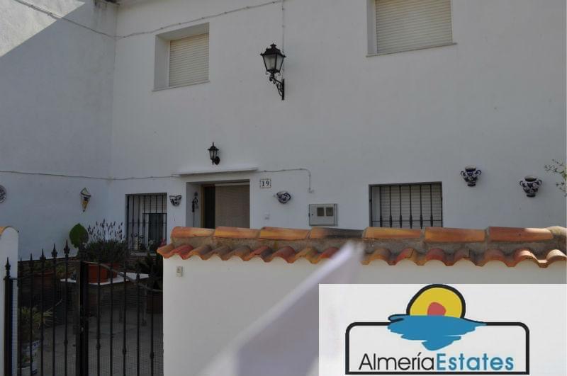 For sale of house in Zurgena