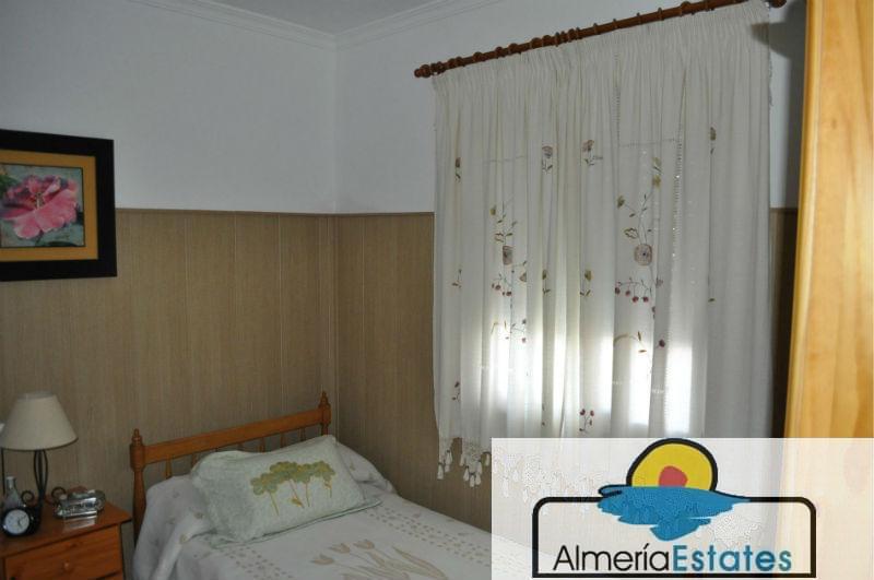 For sale of house in Zurgena