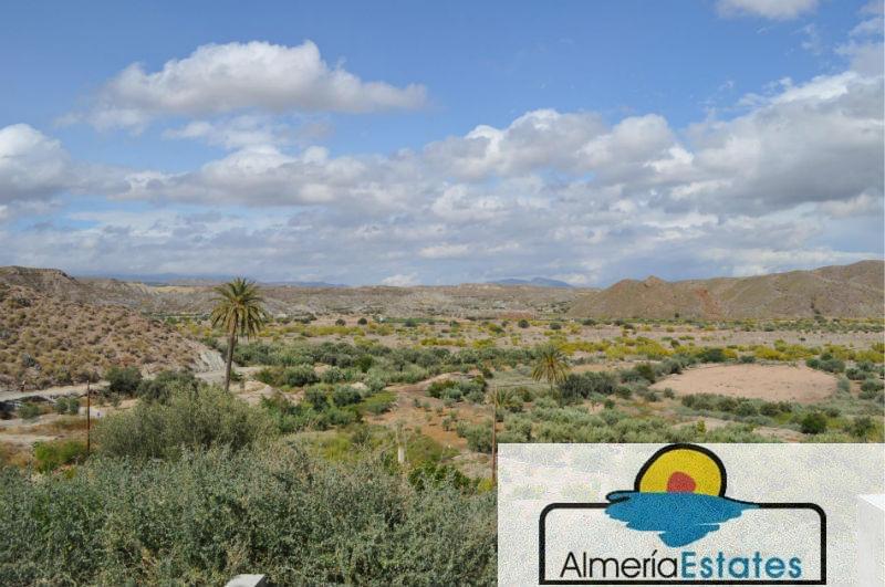 For sale of house in Zurgena