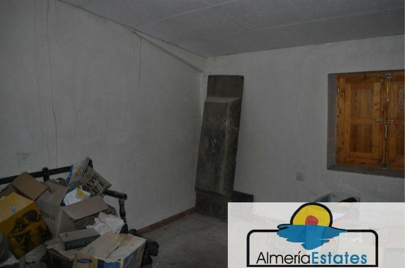 For sale of house in Albánchez
