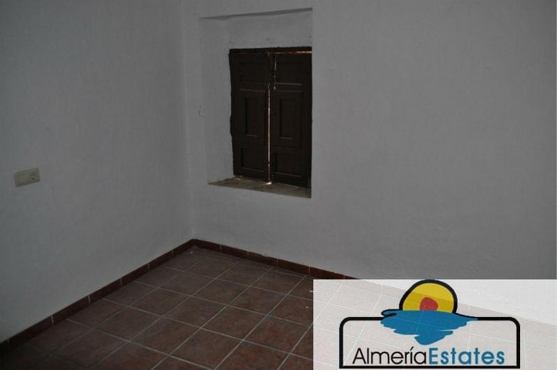 For sale of house in Albánchez