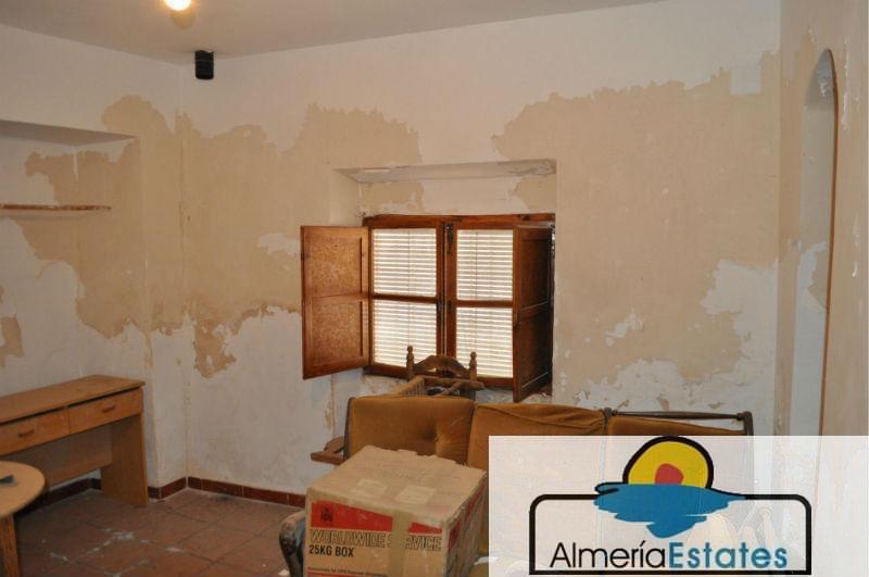 For sale of house in Albánchez