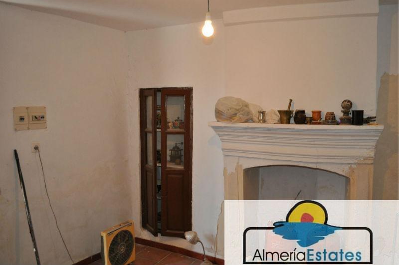 For sale of house in Albánchez