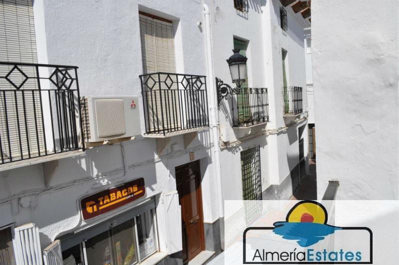 For sale of house in Albánchez