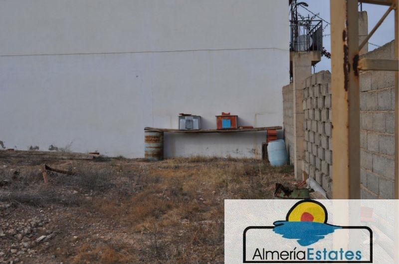 Venta de terreno en Cantoria