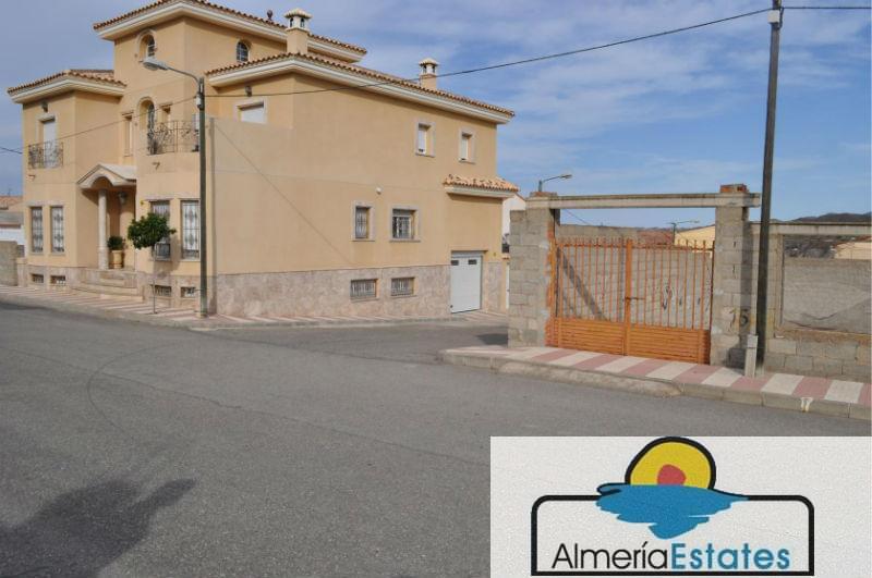 Venta de terreno en Cantoria