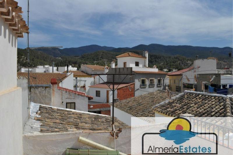 For sale of house in Purchena
