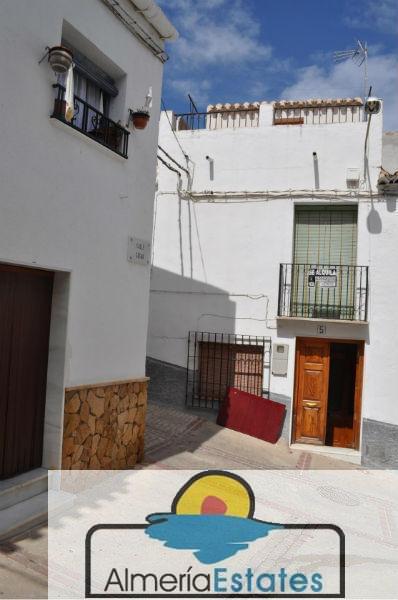 For sale of house in Purchena