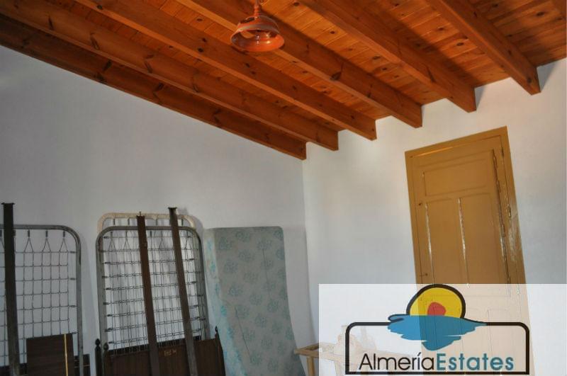 For sale of house in Purchena