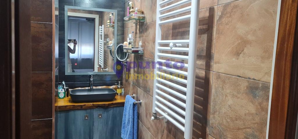 Suite bathroom