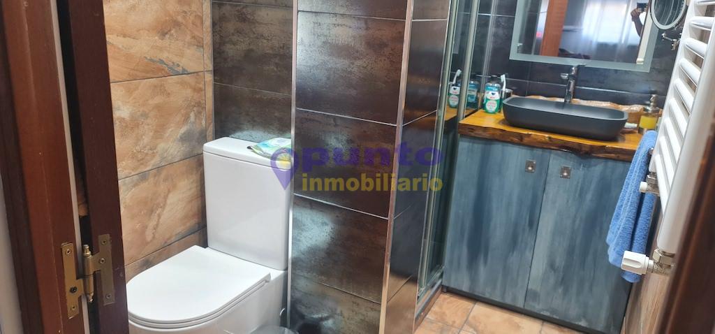 Suite bathroom