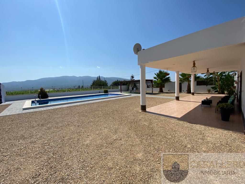 For sale of chalet in Murcia