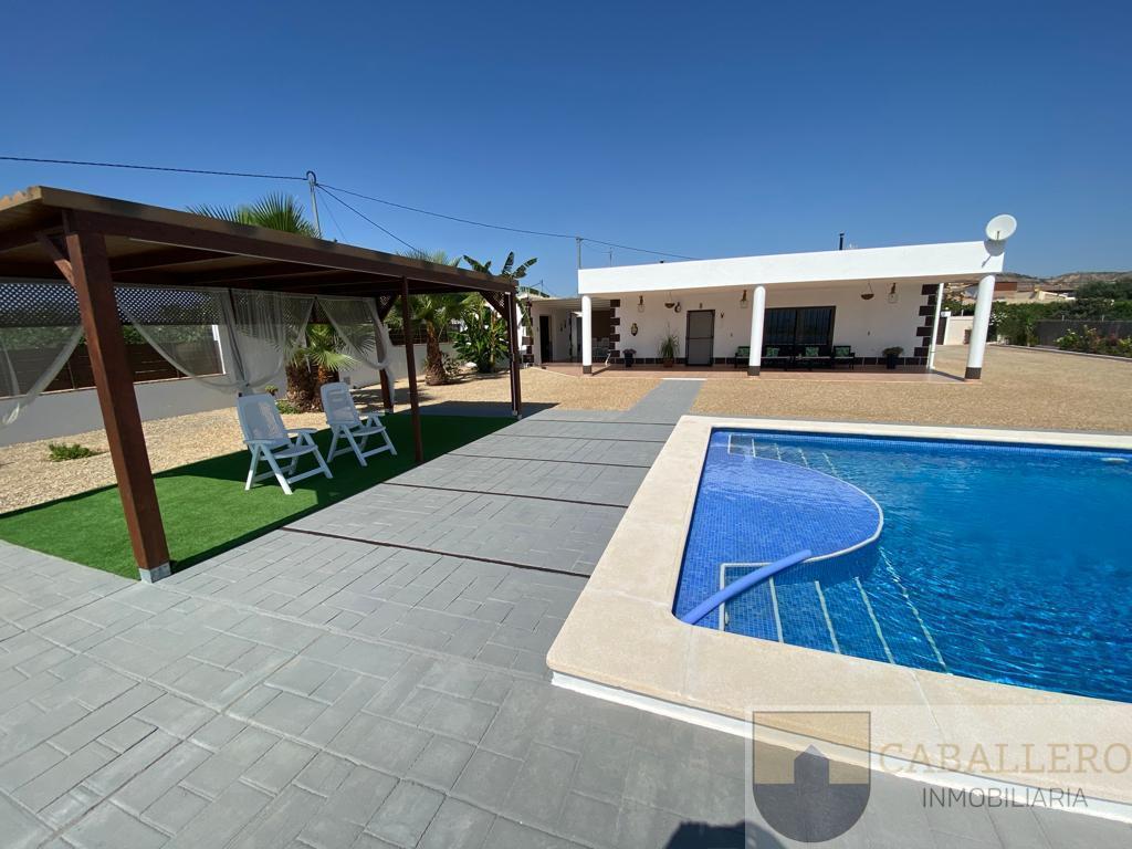 For sale of chalet in Murcia