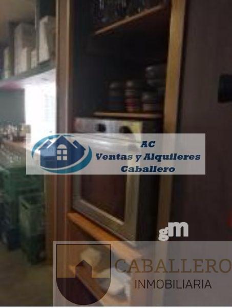 For share of commercial in Murcia