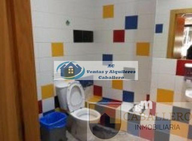 For share of commercial in Murcia