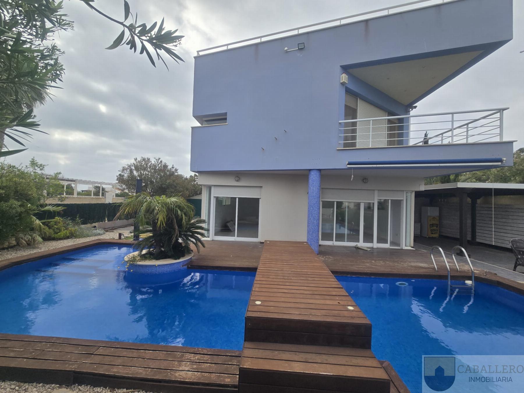 For sale of chalet in La Manga del Mar Menor