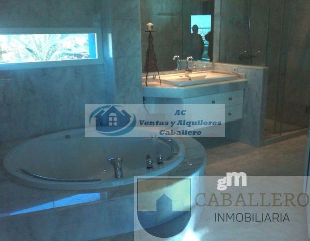 For sale of chalet in La Manga del Mar Menor