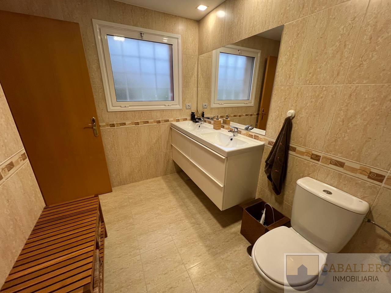 For sale of duplex in Murcia