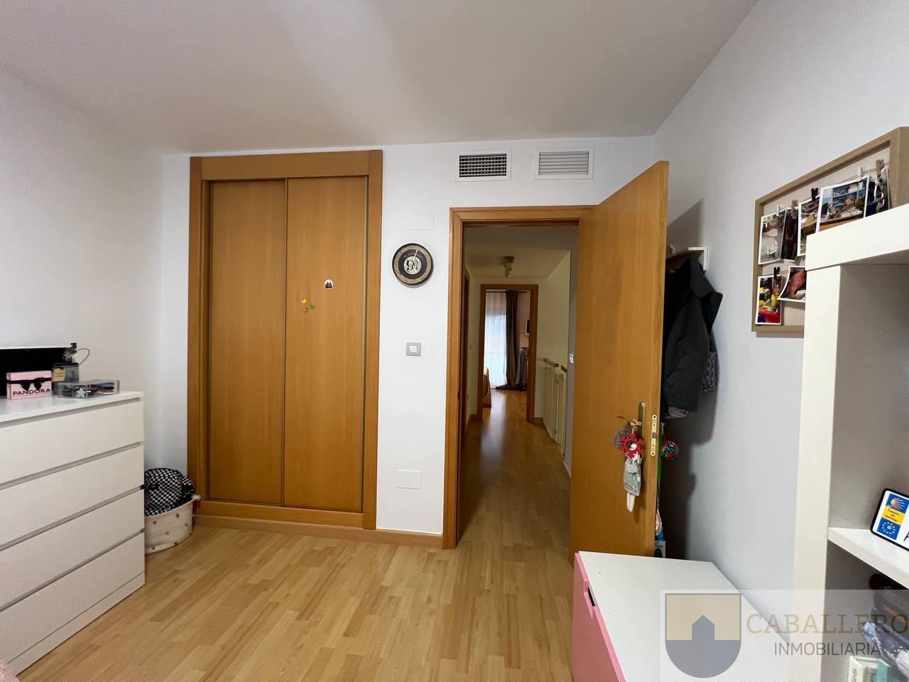 For sale of duplex in Murcia