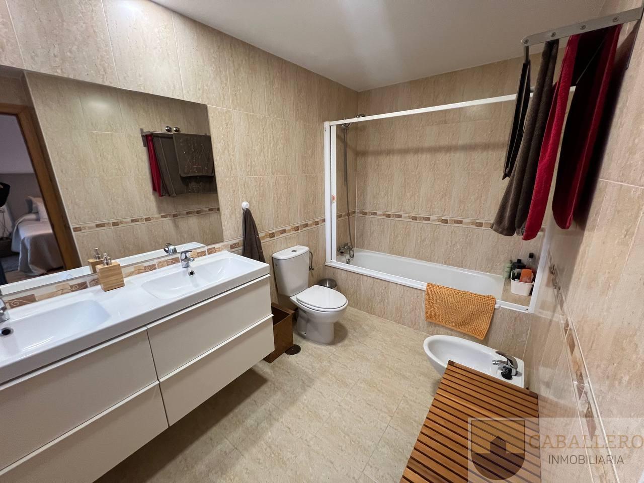 For sale of duplex in Murcia
