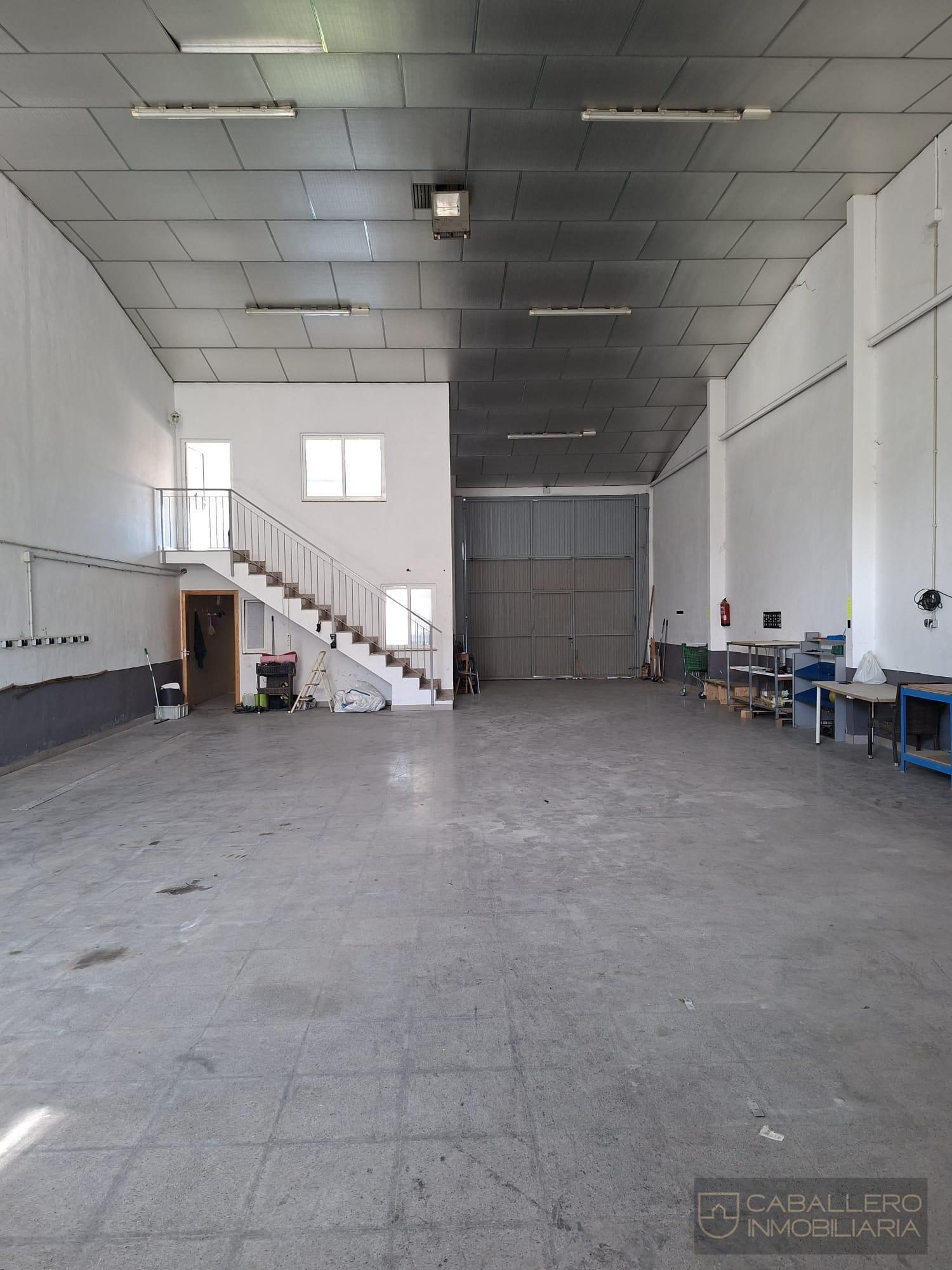 For rent of warehouse in Murcia