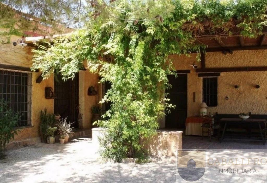 For sale of chalet in Murcia