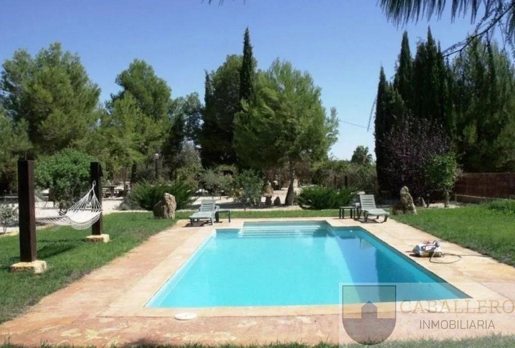 For sale of chalet in Murcia