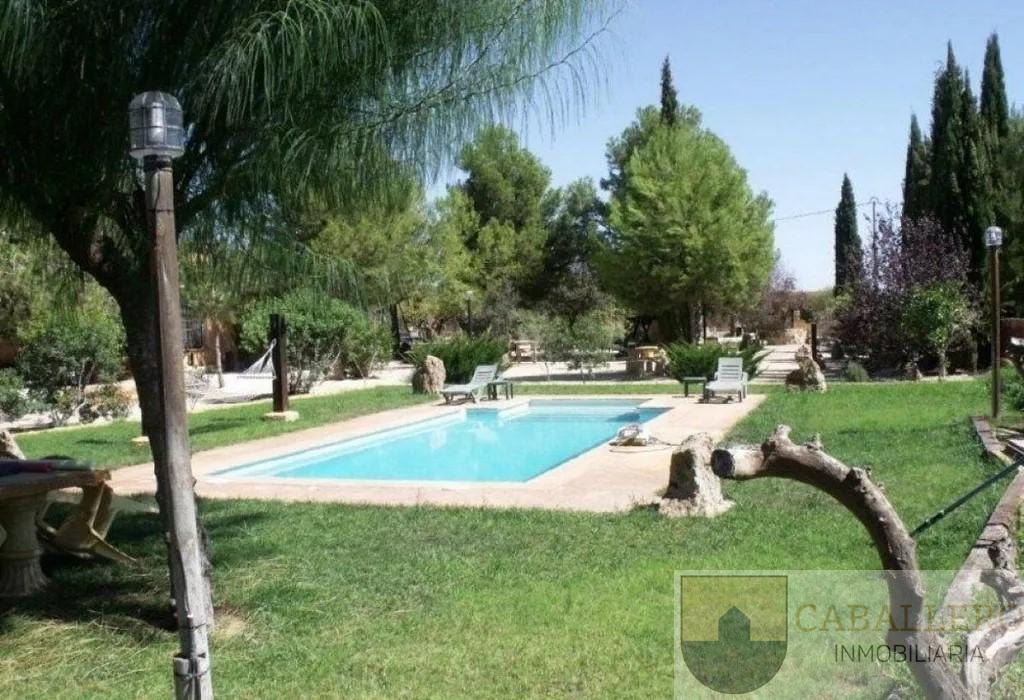 For sale of chalet in Murcia