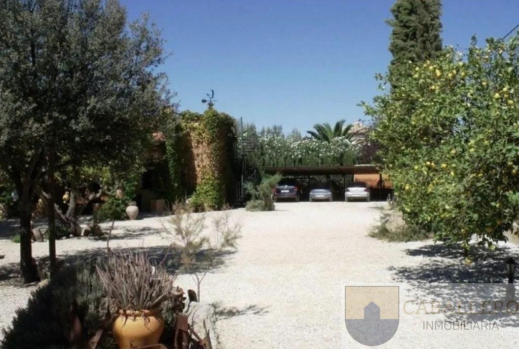 For sale of chalet in Murcia