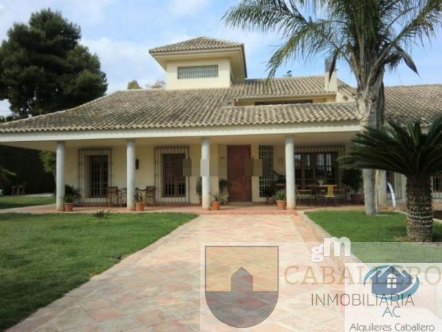 For sale of chalet in Murcia