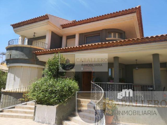 For sale of chalet in Murcia