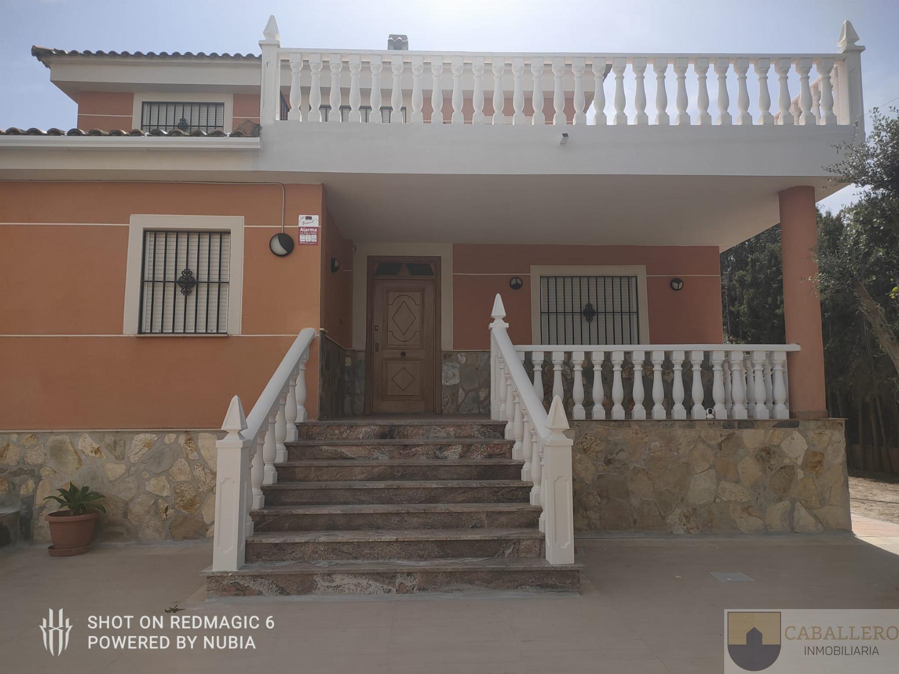 For sale of chalet in Murcia