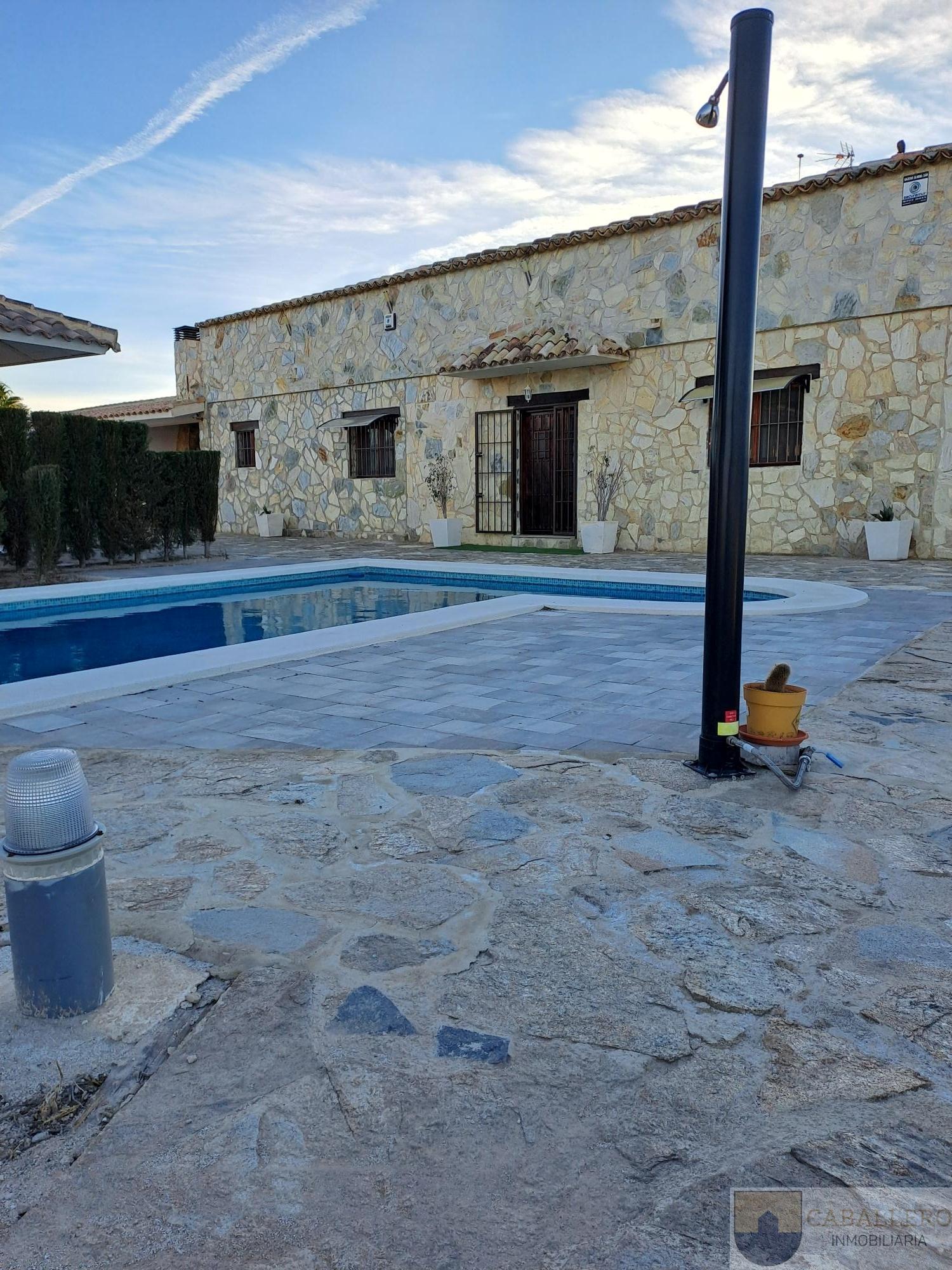 For sale of chalet in Murcia