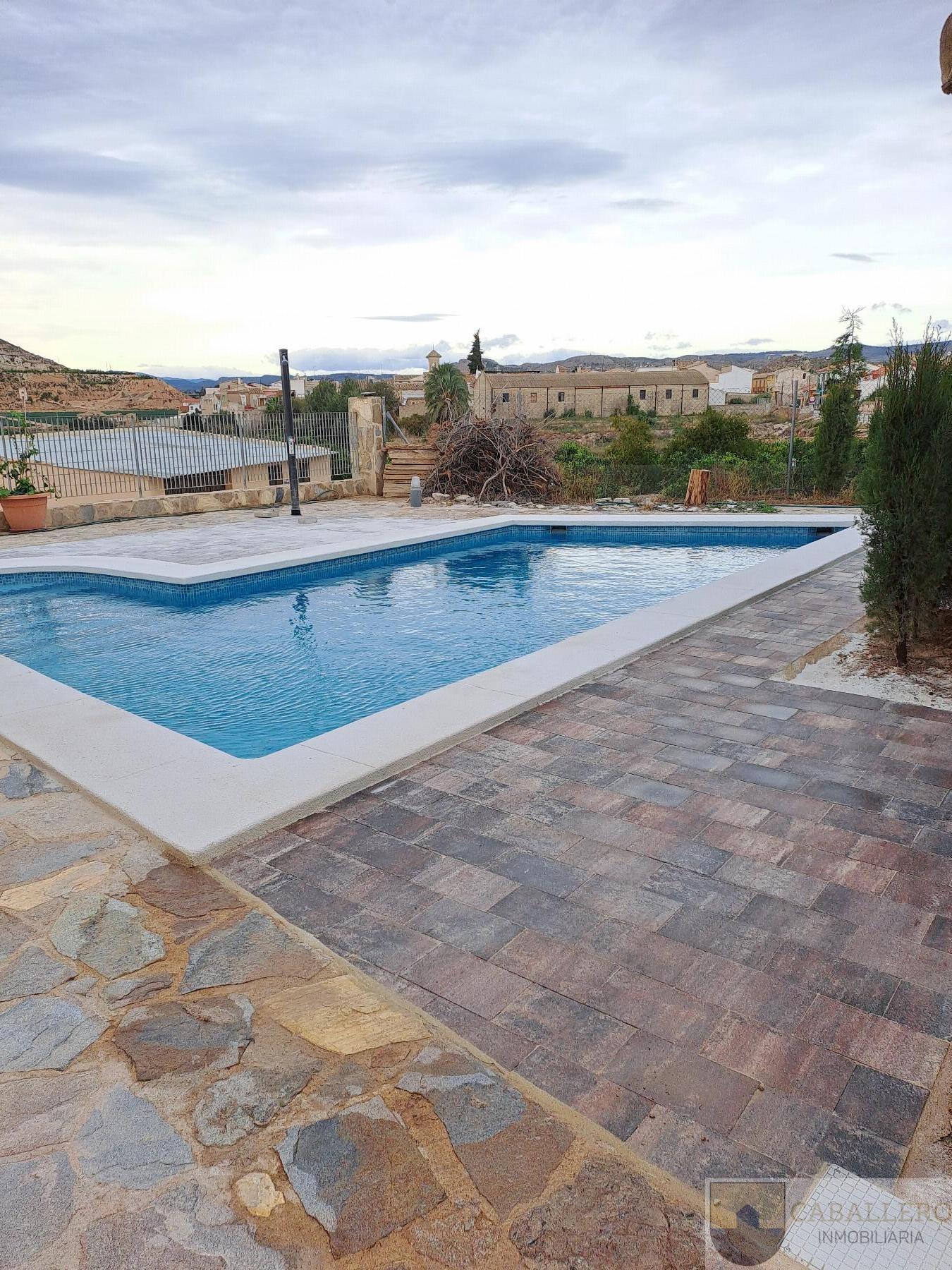 For sale of chalet in Murcia