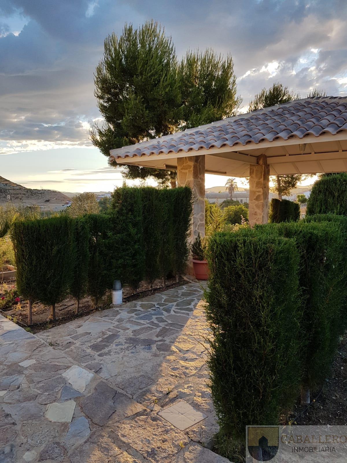 For sale of chalet in Murcia