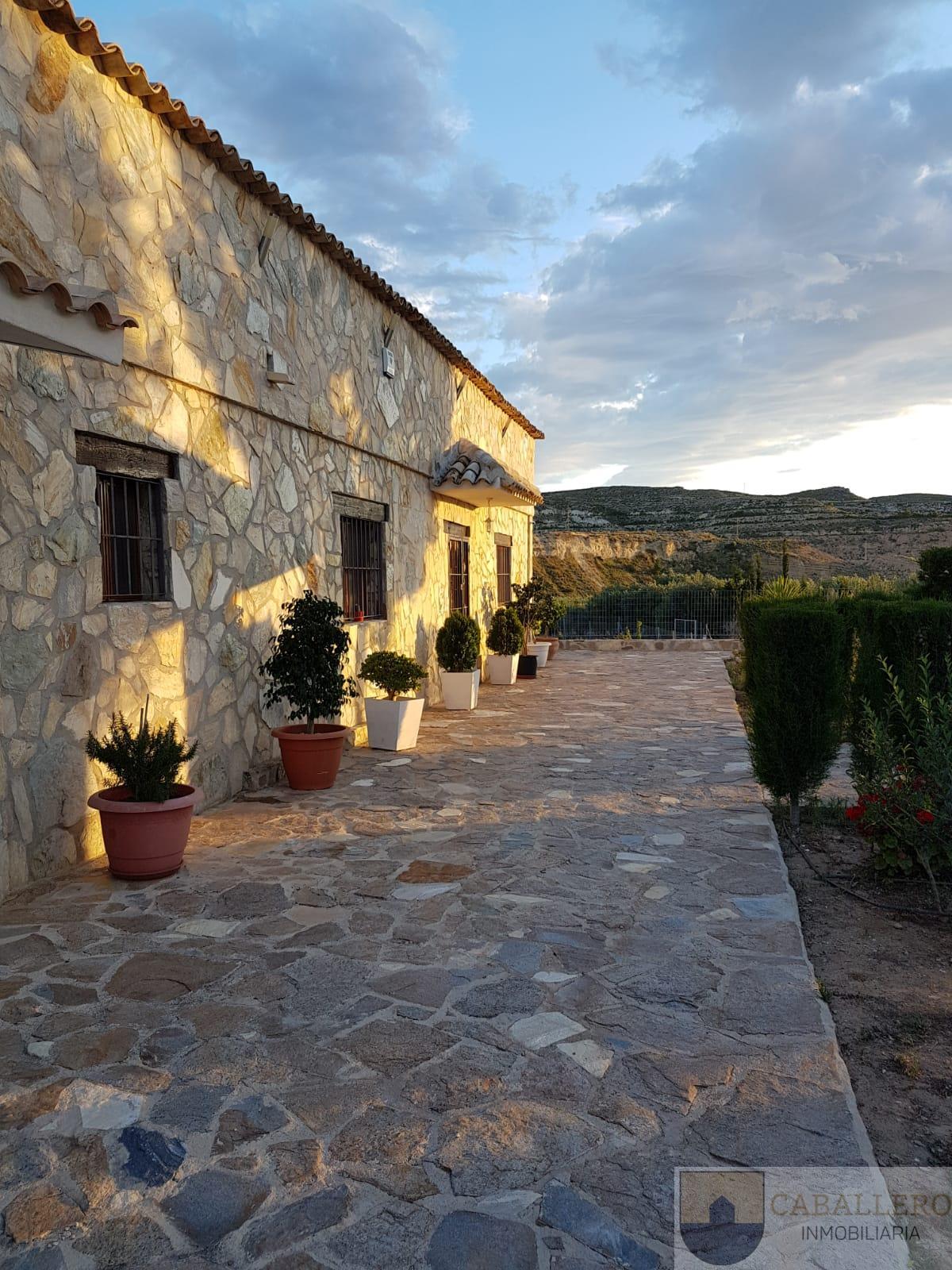 For sale of chalet in Murcia