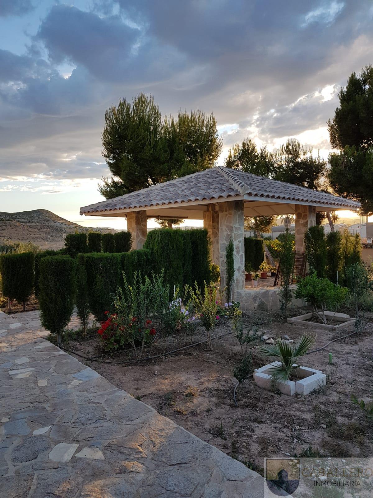 For sale of chalet in Murcia